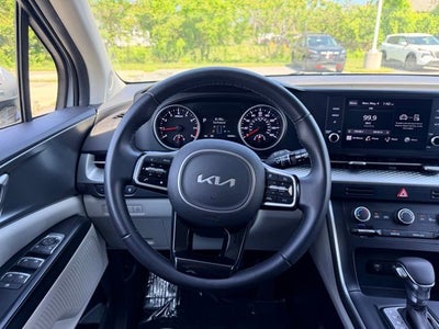 2023 Kia Carnival LX Seat Package