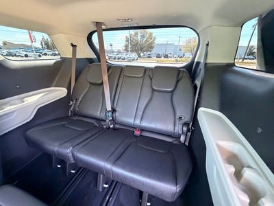 2023 Kia Carnival LX Seat Package